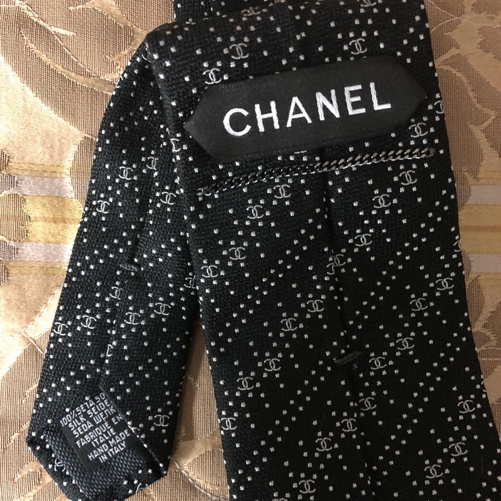 Handmade 100% silk Chanel neck tie